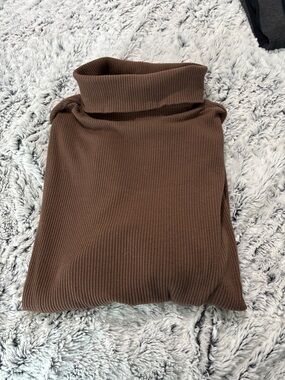 Plus size Old Navy Ribbed Crewneck Top in Brown